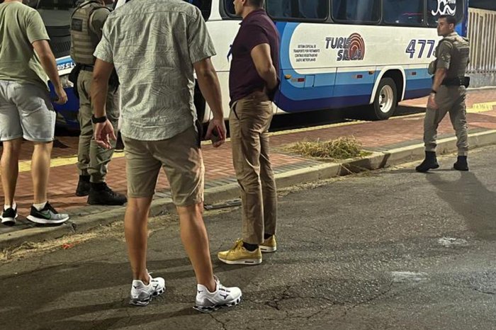 Mulher morre após ser atropelada por ônibus em Sapucaia do Sul