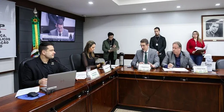 Comissão não vota requerimento para que secretário explique documentário do governo do RS