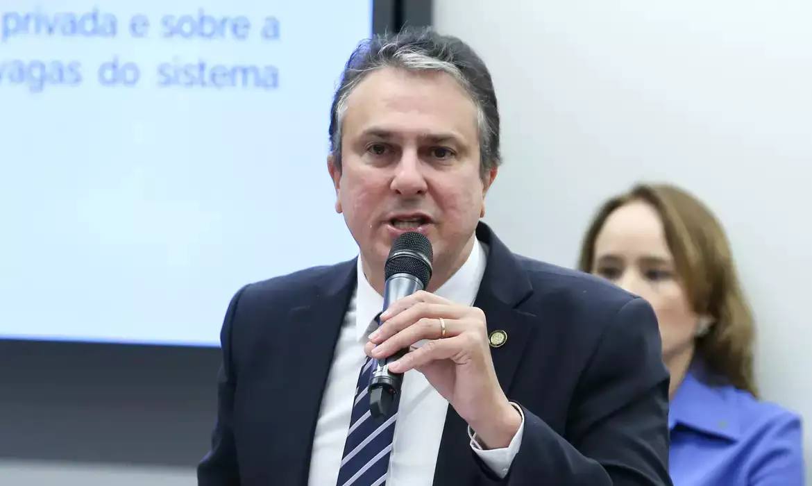 “Não há preconceito em relação ao EAD”, afirma o ministro da Educação